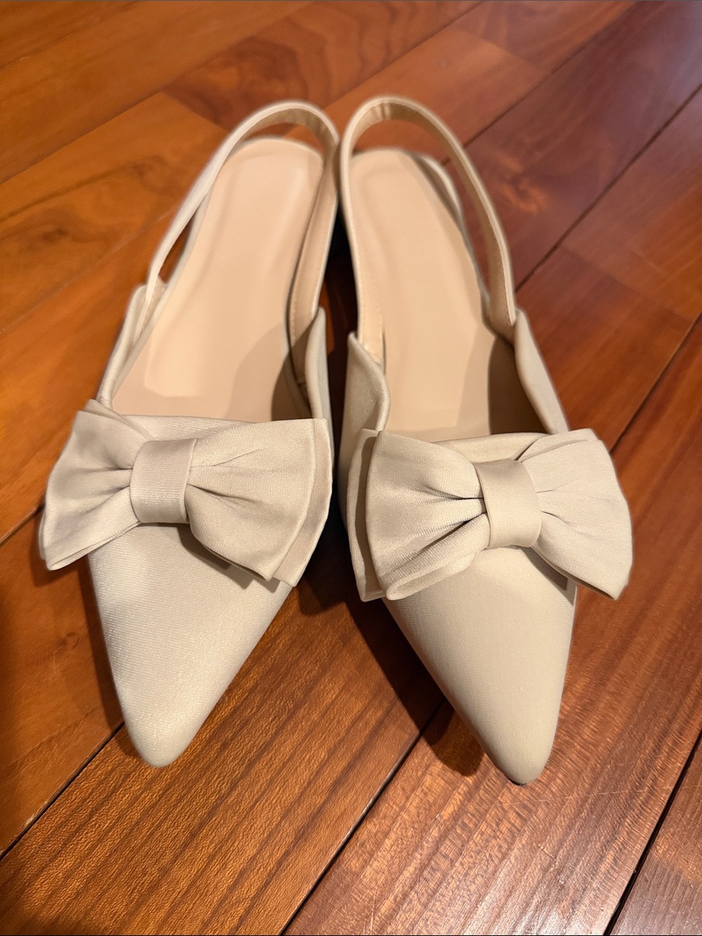 Hot summer style, Women's Pointed Bow Slingback Flats in Cream